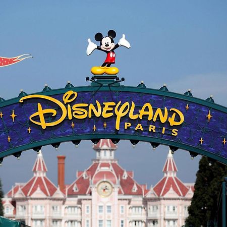La Royaute A 22 Min De Disneyland Et Center Parcs 모 외부 사진